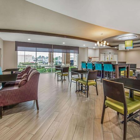 Готель La Quinta By Wyndham Houston Humble Atascocita Екстер'єр фото