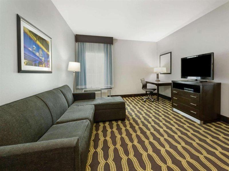 Готель La Quinta By Wyndham Houston Humble Atascocita Екстер'єр фото