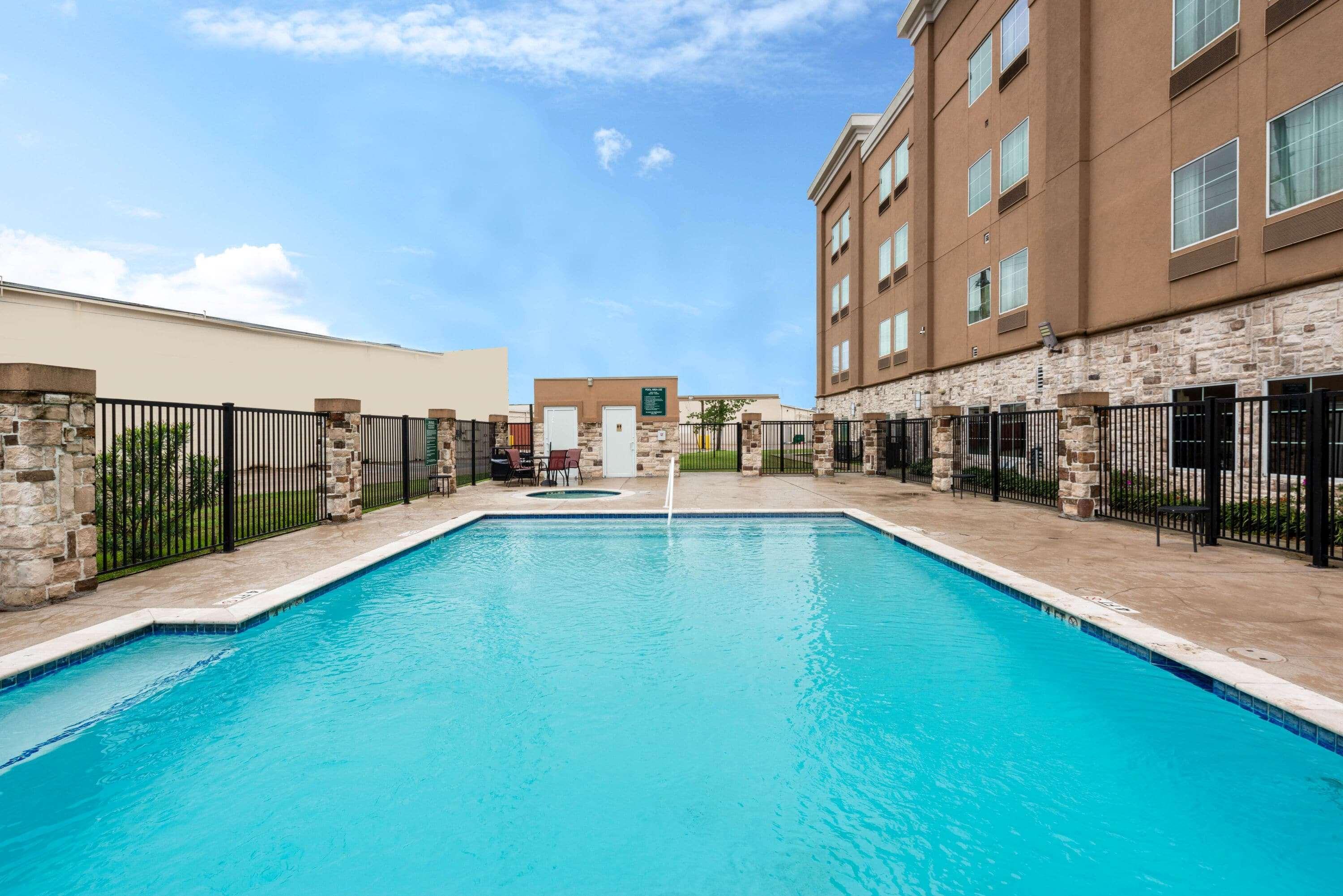 Готель La Quinta By Wyndham Houston Humble Atascocita Екстер'єр фото